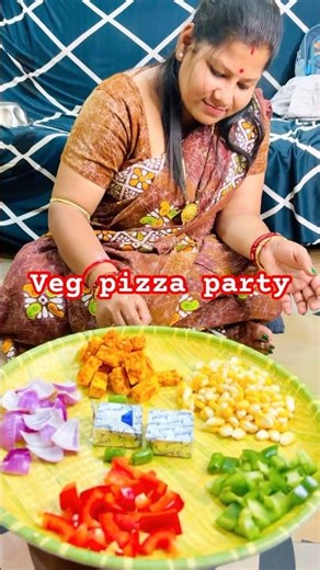 Veg Pizza Recipe #youtubeshorts #trending #KQK #pizza #vegetables #trending