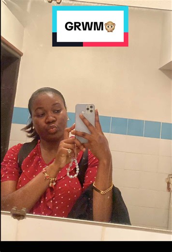 🌸🧍‍♀️ IB: @Floryse Emoh Bet she started a trend😍 Lipgloss: @rk.kissglosss Shades: @SHADES TO PERFECTION Oil perfume: @Allia’s essence #grwm #ootd #fyp #viral #myoutfit