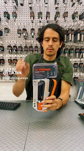Engrapadora de Aluminio de Uso Rudo Truper