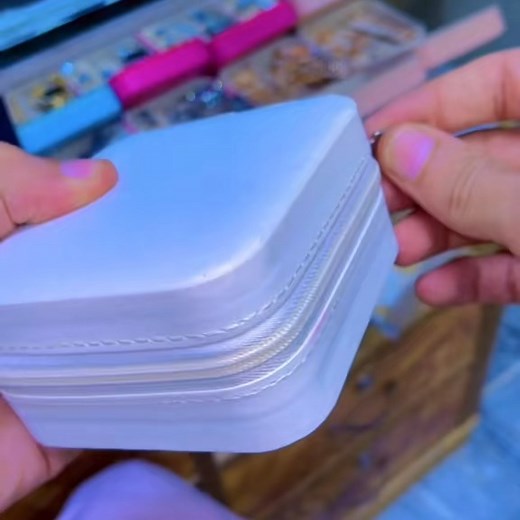 1K views · 1.6K reactions | Give her the gift of elegance — a Luxury Jewellery Box that speaks of class and care. Every detail crafted to perfection: watch, bracelet, necklace, and ring — all in one stunning set.  Elegant Packaging |  COD Available |  Fast Shipping  Shop Now at Zarva Fashion – Where Style Meets Grace! | Zarva Fashion | Facebook