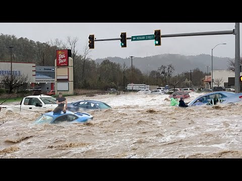5 minutes ago in Oregon, US ! Severe floods submerge homes and cars in Oregon