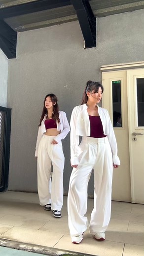 Pretty Girls Walk Like This Dance Challenge