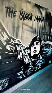 Commissioned by a former soldier to recreate a painting by Terence Cuneo — capturing a powerful moment from Leeson Street Patrol, Belfast.The scene was chosen for its accuracy and emotional weight.I wasn’t there — and I don’t take sides.Just telling a story through paint.Respect for the British soldiers who served.Respect for the people of Ireland who lived through it.Respect for both sides. 🙌 | Signs By James