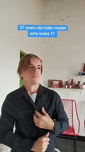 37 years old male model who looks 17 | Luan Oli