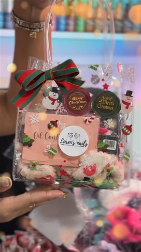 ʟᴏʀᴇɴᴀɪʟs✨| ᴄᴜʀsᴏs ᴘᴇʀsᴏɴᴀʟɪᴢᴀᴅᴏs ʏ ɢʀᴜᴘᴀʟᴇꜱ on Instagram: "Obsequios para mis clientes💗💗💗 Los productos los consiguen con los mejores @spaciovzla🥳 . . . . . #navidad #uñasvenezuela #obsequios"