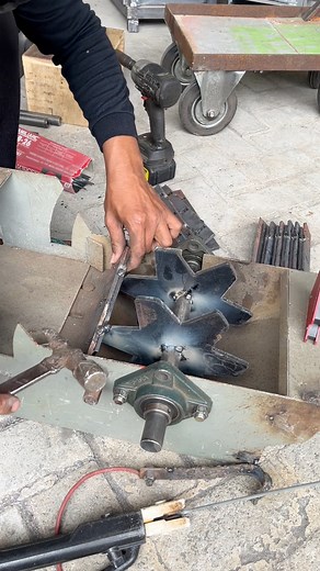 221K views · 596 reactions | Cara mudah pasang pisau chopper rumput #reels #viral #fblifestyle | YM KARYA Tehnik | Facebook