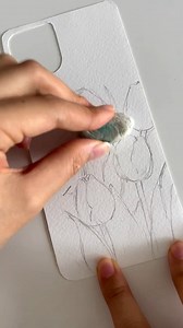 On adore le concept de créer sa propre coque de téléphone ! Un peu de peinture, un petit dessin et votre téléphone n'aura jamais eu l'air aussi beau ! 💕 📸@jandy.nov • #iphonecase #coquetelephone #coquepersonnalisée #diyiphonecase #ModesEtTravaux | Modes & Travaux