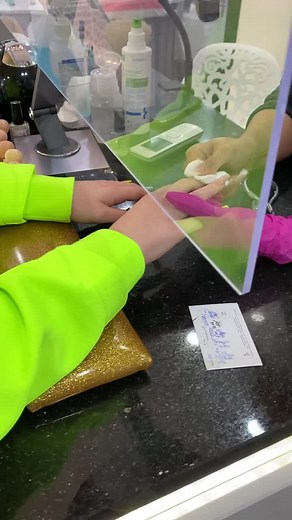 Impressive Nails: Quality Control and Colorful Designs