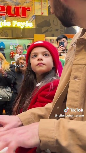 Enchanting Flashmob at Merci Paris for New Collection