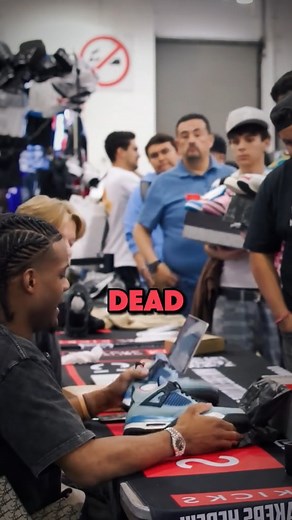 Catch a scammer #sneakers #viral #reseller #kicks #shoes #foryou | Culture klcks