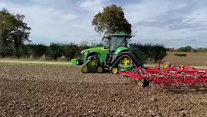 Look no hands!!! This is a John Deere 8RX 370 using turn automation with a Vaderstad NZA800. Look closely at the cab to see the steering wheel in the upright position to see that is no hands required! #johndeeregreen #johndeere #johndeerepower #johndeeretractor #deere #deerepower #Machinery #Agriculture #Farming #JohnDeere #JohnDeereTractor #väderstad #vaderstad #väderstadnza #vaderstadnza | Tuckwells