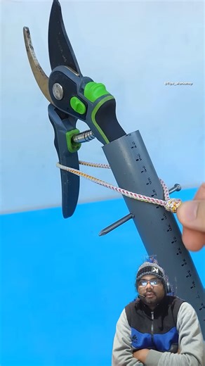 Turn Pruning Shears into a Tall Branch Cutter 😱🌿 | Genius Garden Hack #diy #hacks #greenscreen