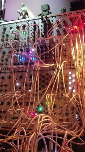 Behringer 2500 - Uli’s digital bubble bath of sound #eurorack #synth #modularsynth #electronicmusic