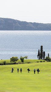 From June 12–14, the Costa Navarino Legends Tour Trophy returns for a second year, unfolding across The Hills Course and the International Olympic Academy Golf Course. Surrounded by the unspoiled landscapes of the Peloponnese, the tournament celebrates the harmony of sport and nature. Last year’s champion, Clark Dennis, shares what makes playing in Messinia truly special. Discover his story in our latest #CostaNavarinoStories: https://www.costanavarino.com/stories/people/a-happy-golfer-is-a-bett