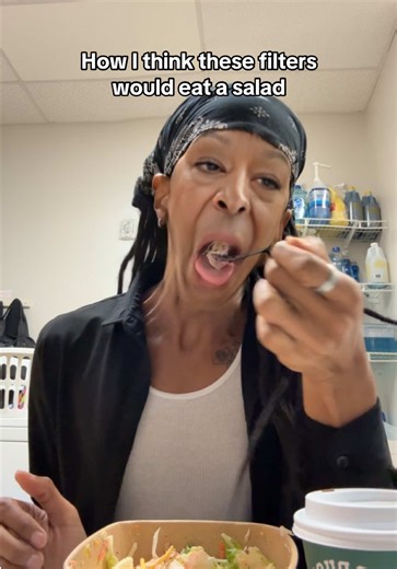 WARNING! ⚠️ Chewing sounds may trigger uncomfortableness. You’re welcome.. 😏🥗🍴 #snapchat #filters #food #fyp #foryoupage