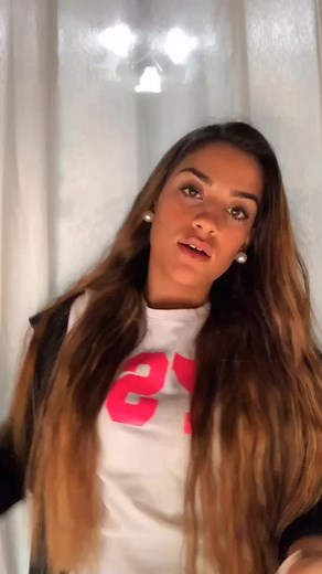 Understanding Body Language in Performance Art