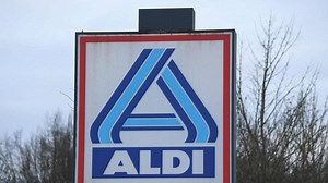 Aldi bringt Hype-Getränk dauerhaft in die Regale – Kunden zwiegespalten, Discounter reagiert