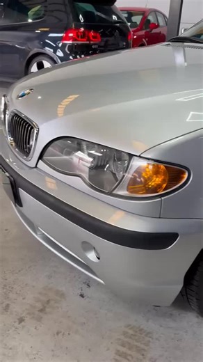 R-CAR on Instagram: "Bmw E46 330i Manual 231cv siempre bien mantenido, Libro mantenimientos BMW, UNICO PROPIETARIO mecánicamente perfecto, el interior está impoluto, Pantalla, asientos tela impecable, clima bizona, Se entrega con ITV correa de servicios, junta de la tapa de balancines, bujías, aceite todos los filtros, ruedas delanteras y traseras. -LLANTAS DE 17” GRAN OPORTUNIDAD MUY POCAS UNIDADES MANUAL Y EN ESTE ESTADO ENTREGA INMEDIATA ✅CAMBIO DE NOMBRE INCLUIDO ES EL MÁS BARATO DE ESPAÑA S