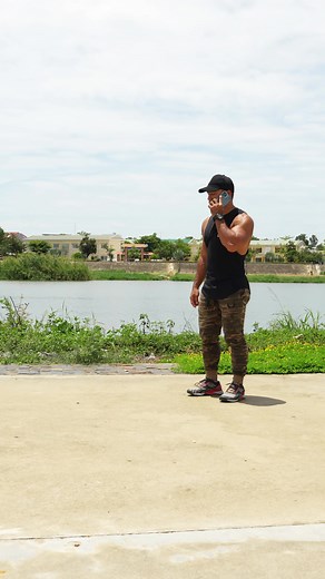 Fly away suddenly 🤣🤣 #funny #vfx #fly #shorts #video