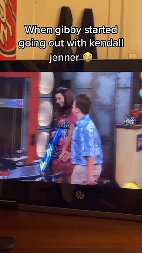 Freddie : *I want one of those* 😂 #icarly #nickelodeon #kendalljenner #comedy #carlyshay #sampuckett