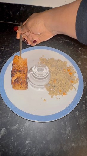 9.2K views · 99 reactions | Warming up two plates of leftover at the same time. #leftovers #microwave #holidayseason #holidaymeals This is just entertainment. please follow your appliance’s safety guidelines when reheating food. | Yemisi Vivian Salami | Facebook