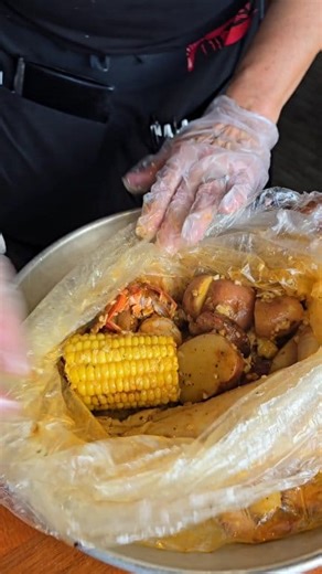 Let's see if Red Lobster redeemed themselves with the seafood boil bags. Red Lobster | Jennifer Hart Williams