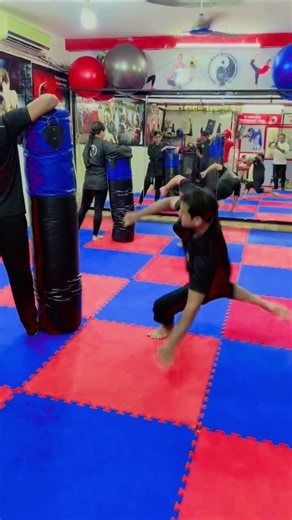 Martial arts training ‪@Naeem_Smbpcommandos‬