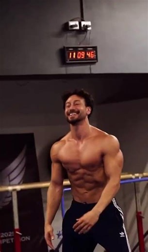 Strength Meets Flexibility | Tiger Shroff at MMA Matrix