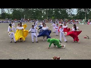 Danza 2 La Tejedora Manabita y el baile de la Iguana en el colegio "9 de Octubre"