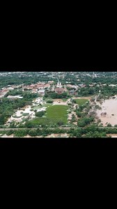 🌧️ Aquidauana vista do alto após dias de chuva intensa Do alto, é possível ver a força da natureza marcando a paisagem de Aquidauana. As chuvas intensas que atingiram a região nos últimos dias elevaram o nível do Rio Aquidauana, deixando áreas alagadas e exigindo atenção redobrada das autoridades e da população. O volume de água impressiona e reforça o alerta para quem vive próximo às margens do rio. Equipes seguem monitorando a situação, enquanto a orientação é evitar áreas de risco e acompanh