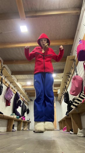 Бошшш штаны с кофтой не сочетаются🤢🤢🤮 #serafimapankeeva #trending #dancer #dancing #style