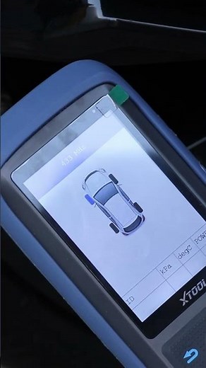 With the XTOOL TP150, easily check your TPMS sensors for KPa, tire temperature and pressure Status!