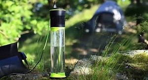 Air into drinking water? Is this the hydration of the future?! The Fontus Airo is a self-filling water bottle that turns air into drinking water! As it extracts humidity from the air, it condenses it into drinkable water as it hits a series of hydrophobic surfaces which turns the water vapor into actual droplets. It has a filter at the top to keep dust and bugs out of the water and can produce 0.5 liters of water in 1 hour! It is powered by a small solar panel on the top of the lid which keeps t