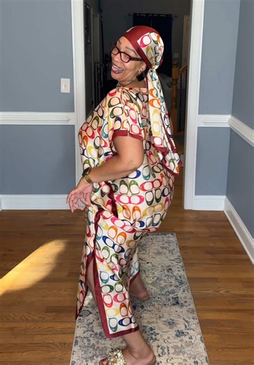 Wrap yourself in this silky dream✨☁️1 size, 0 effort & you’re out the door⏰Comfy enough for the couch but cute enough for the ’gram #muumuu #haul #collection