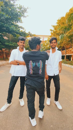 Vinoth Master | Vandha mala pona 🦲 #edhuvumkedaikalana @iamsandy_off Master 🙌 @vaisaghh 🎹🎶 @team_muteup #veltechdanceclub #veltech #muteup... | Instagram