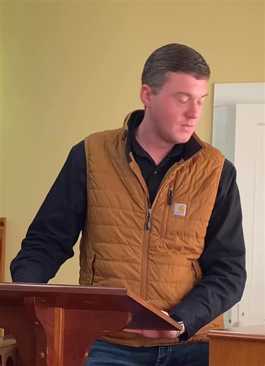 Hunter Harper leading singing & Annette Williams playing closing hymn: ‘Amazing Grace’ | Hopewell Church