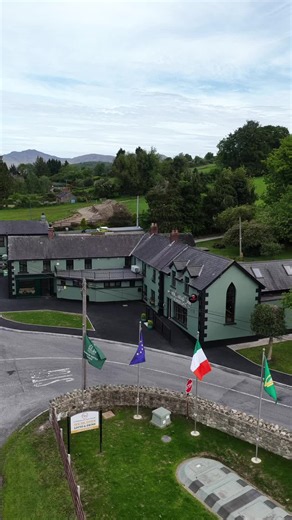 Aerial views across the village of Omeath & surrounding area, nestled on the shores, Cooley Peninsula, Co. Louth. 📸🚁🛥️⛰️🌄 #CarlingfordLough #omeath #cooleypeninsula #dronevideo