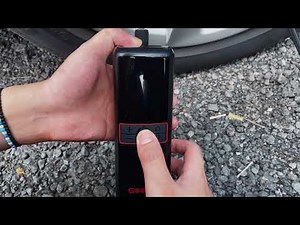 Use the GOOLOO GT160 tire inflator, make your tires no longer flat.