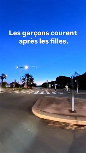 Mr Blasko 🇨🇵 on Instagram: "Soyez des hommes de valeur 🔥 - - - 🪖 : Alpinestar Supertech R10 Element ou Scorpion exo r1 evo II 🎶 : cardo x4 🧥 : Alpinestar missile v3 Dorsale Furygan à bretelle D30 🧤 : Five tfx2 ou Dainese Full metal 7 👖 : Alpinestar missile v3 🥾 : Alpinestar SMX-6 v3 - - - 🏍 : Aprilia rs660 Factory 2025 #frenchbiker #aprilia #Alpinestar #citation #moto"