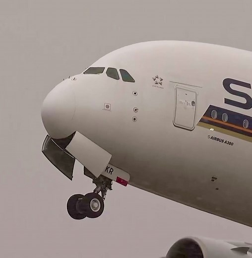 Amazing Airbus A380 in Snow - Singapore Airlines