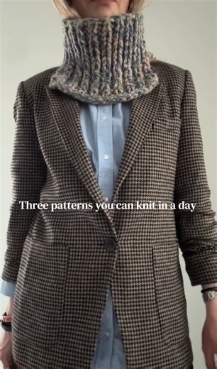 Three patterns you can knit in a day 🧶 Looking for a quick, cozy project? These three patterns are perfect for a day of knitting: Amsterdam Cowl – soft, chunky, and timeless (by Simpel Knit) Madrid Gloves – keep your hands warm with style (by Simpel Knit) Chunky Stockholm Neckwarmer – the perfect accessory for chilly days (by Simpel Knit) Whether you want a gift for someone special or a little treat for yourself, these patterns are simple, quick, and incredibly satisfying to knit. #knittingpatt