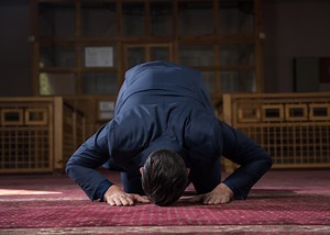Unload Your Sins in Prostration | About Islam