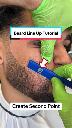 🔥Beard Art🔥 Learn how to line up your beard at home with my step-by-step guide on beard line up. Watch as I demonstrate how to use a straight blade and execute a flawless beard trim. I’ll show you how to create your first point, then your second point, and finally connect the two points for a perfect beard shape. Discover the art of a straight blade line up and razor blade line up. If you’re looking to curve your beard or achieve precision with a straight blade, this tutorial is for you. #chic