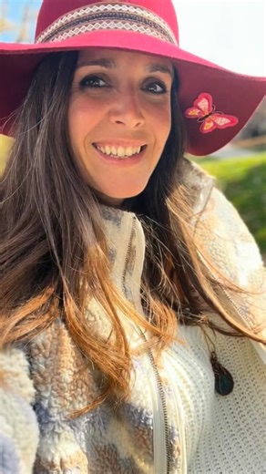 Listening to my Human Design reading and suddenly everything makes sense. ✨ I learned that I am a Projector. Basically, my role isn’t to “do” everything, but to anchor the energy and hold space for what is to come. I’ve always felt different, and now I know that my energy is designed to guide others rather than build everything myself. A few major takeaways: 🌿 Rest is productive. I have an “Open Sacral,” which means I don’t have consistent energy to go-go-go like 70% of the world. If I hustle t