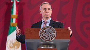 364K views · 10K reactions | En la conferencia del presidente Andrés Manuel López Obrador expliqué el funcionamiento del semáforo de riesgo epidemiológico. En la Nueva Normalidad será fundamental la coordinación entre estados y federación para disminuir el tamaño de un posible rebrote. | Hugo López-Gatell Ramírez | Facebook