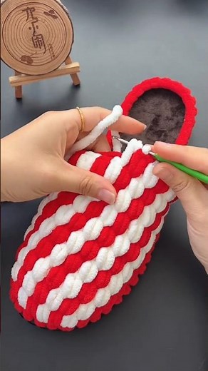 How to Crochet Chunky Yarn Slippers Tutorial