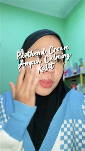 Nyess immediately moisturizes her skin using Purito Panthenol cream #puritoseoul