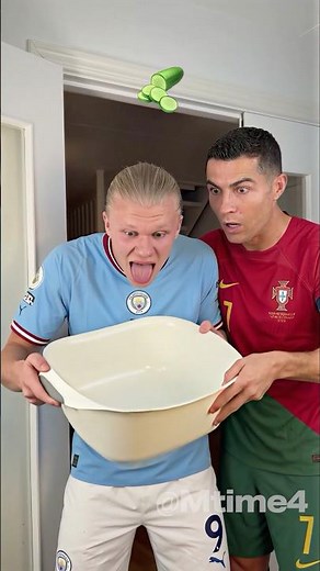 Haaland vs Ronaldo Donut Challenge 🍩😜 #funny #shorts #football