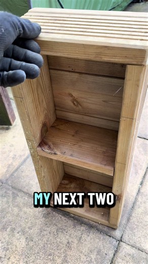 Some spare time this Saturday afternoon so thought I’d put it to some use and build a couple of bird boxes out of scrap wood I had lying around. #nestingseason #nestingbirds #birdboxes #lovenature #birdlovers