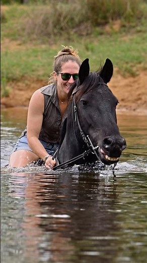Horseback safari in Africa. The best riding holiday with elephants, lions, lzebra, giraffe & more